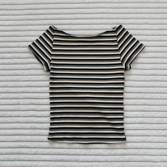 Open back Urban Outfitters T-shirt- Small - Picture 1 of 3